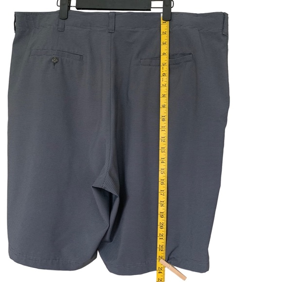 Ben Hogan golf shorts gray on gray striped, size 44, excellent condition. - Picture 3 of 8